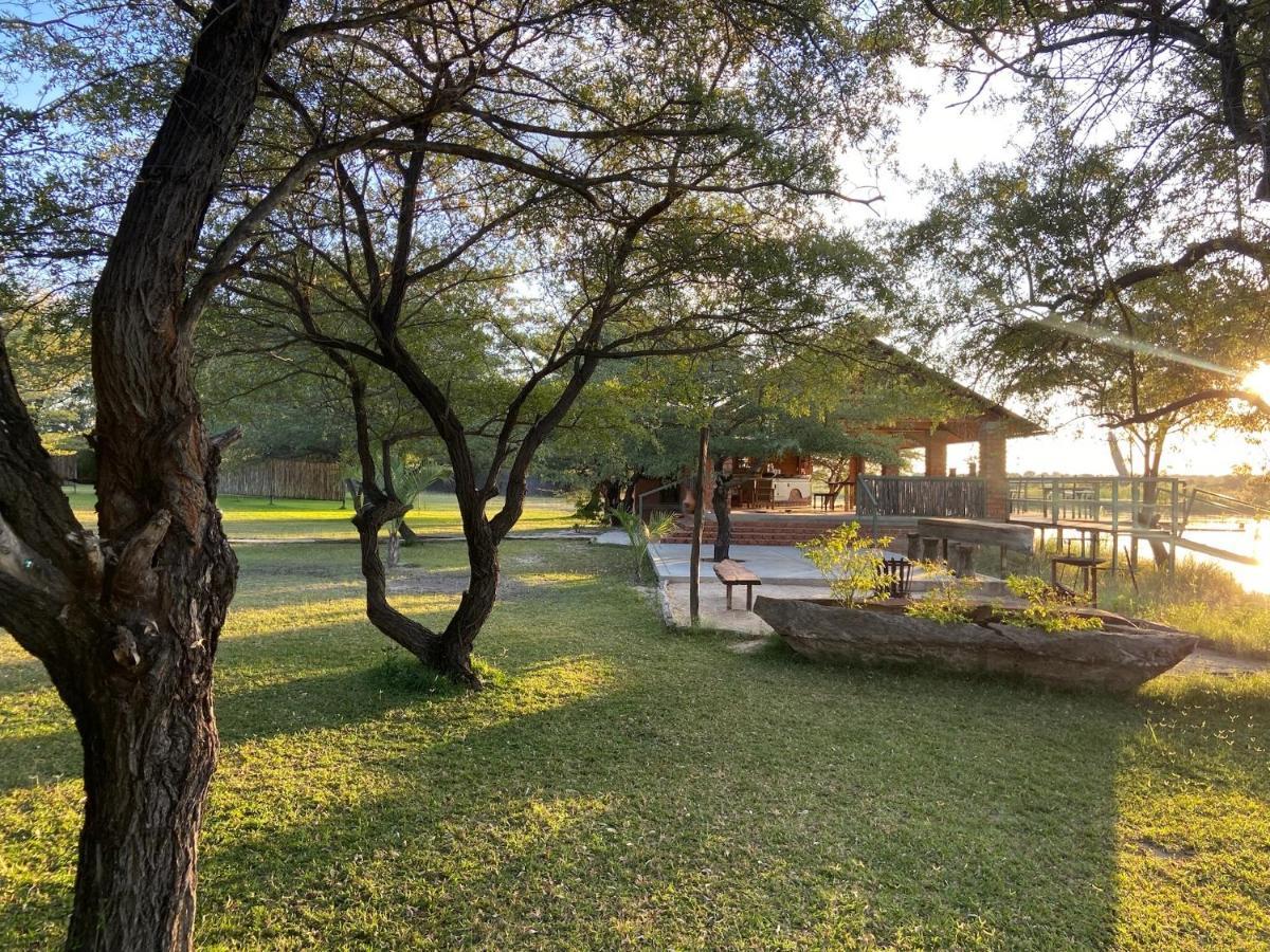 Kuvira River Camp Divundu Buitenkant foto